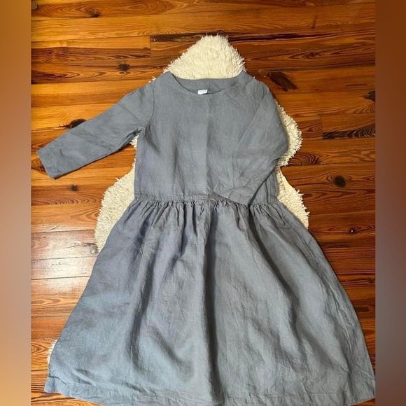 Beautiful Linen Dress - Picture 2 of 3